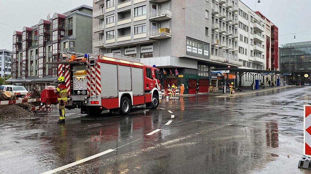 Bei Bauarbeiten wurde in Zug am Freitag eine Gasleitung beschädigt. Verletzt wurde niemand