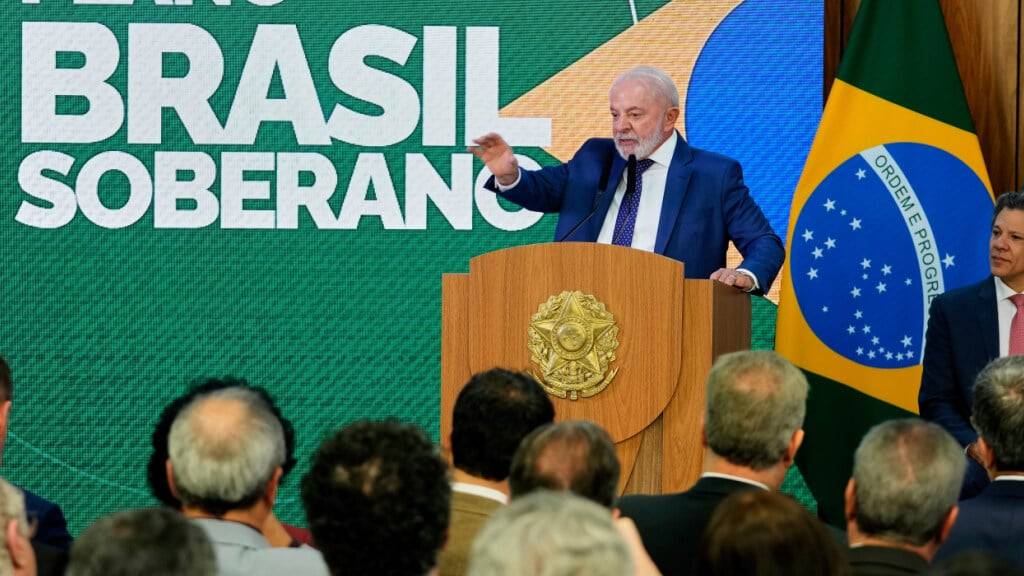 Nach den hohen US-Zöllen unterstützt Brasiliens Regierung betroffene Firmen mit Milliardenkrediten. Präsident Luiz Inácio Lula da Silva setzt zudem auf neue Exportmärkte in Asien.