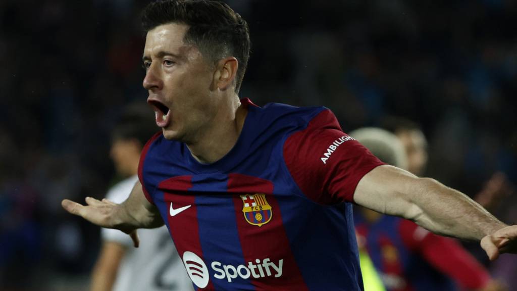 Lewandowski schiesst den FC Barcelona mit drei Treffern zum Sieg