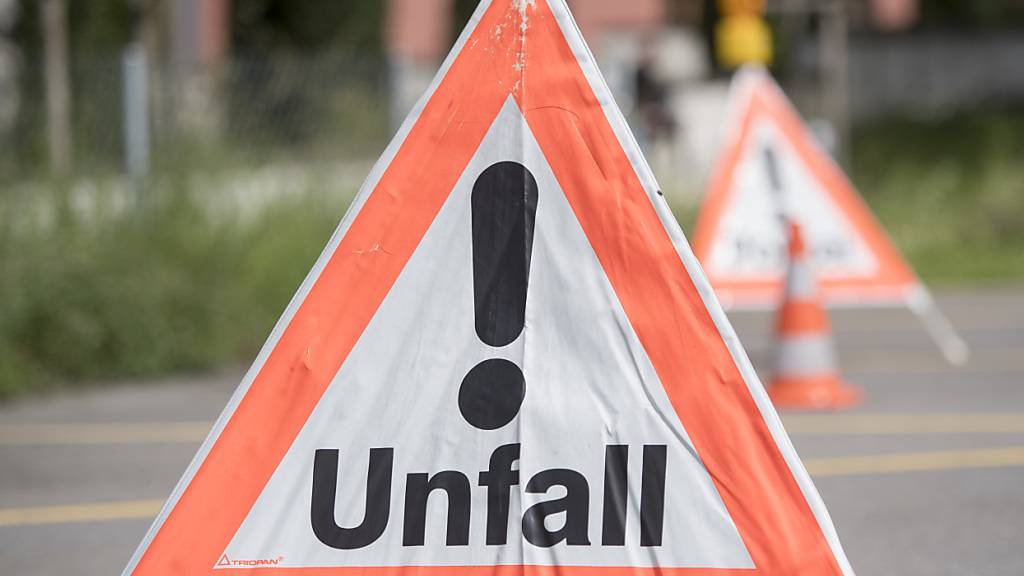 Am Wochenende haben sich im Kanton Luzern mehrere Personen bei Verkehrsunfällen verletzt. (Symbolbild)