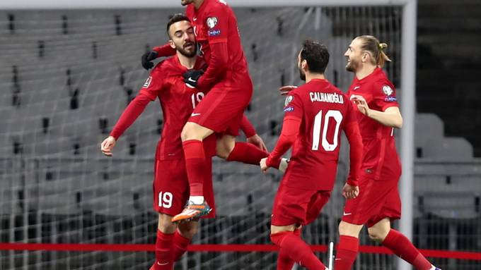 Türkei gibt erste Punkte ab - Portugal in Luxemburg mit Mühe