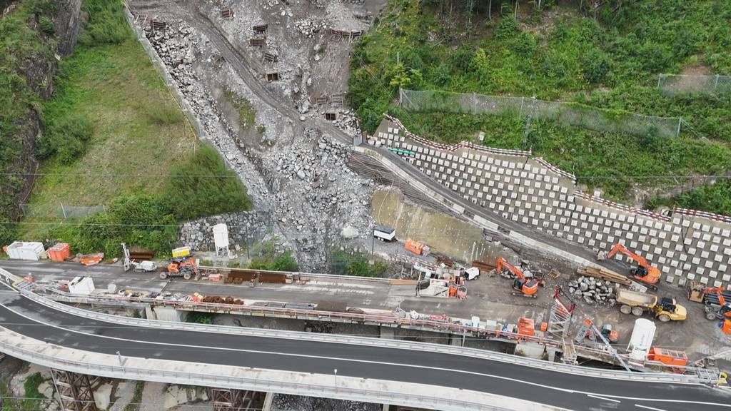 Axenstrasse bleibt bis auf Weiteres gesperrt