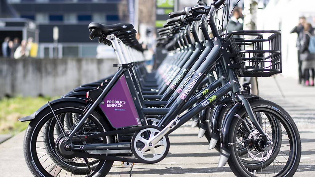 Die Firma PubliBike wird das Verleihsystem «Züri Velo» auch die nächsten fünf Jahre betreiben. Neu erhält das Unternehmen eine Million Franken pro Jahr Deckungsbeitrag, weil das Angebot nicht kostendeckend betrieben werden kann. (Archivbild)