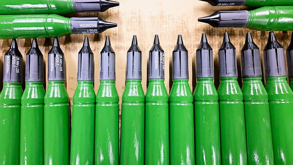 Der deutsche Rüstungskonzern Rheinmetall hat im ersten Quartal dank des Rüstungsbooms weiter zugelegt. Insbesondere die Munitionsverkäufe in die Ukraine trieben den Umsatz nach oben. (Archivbild)