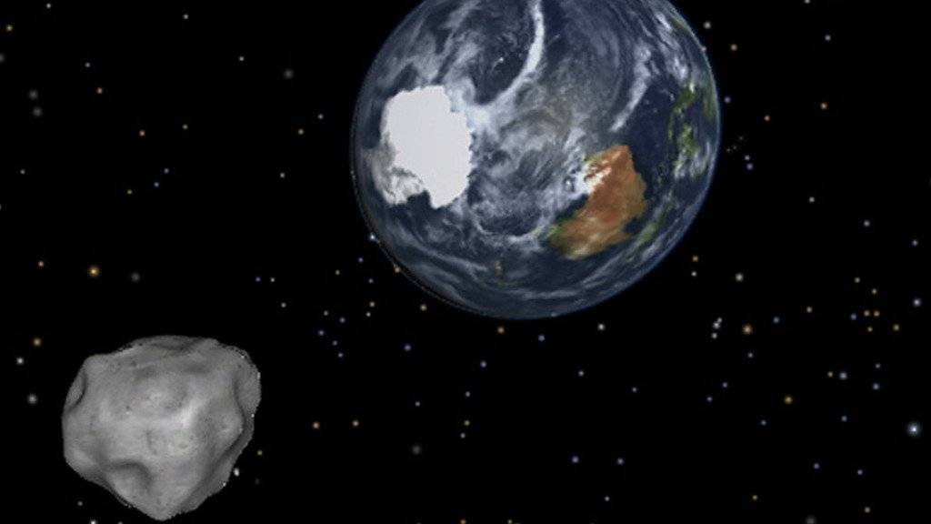 Der nun entdeckte Asteroid 2016 HO3 begleitet die Erde bereits seit 100 Jahren. Symbolbild: Der Asteroid 2012 DA14 zieht an der Erde vorbei.