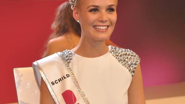 Kurzhaarige Dominique Rinderknecht ist die neue Miss Schweiz