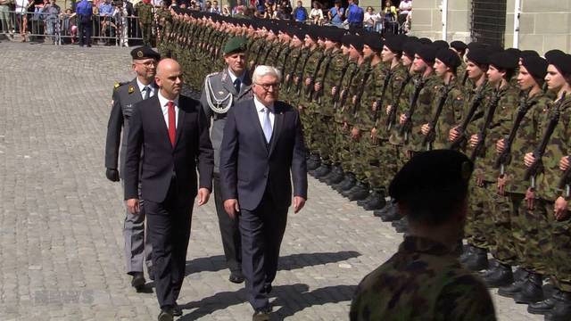 „Roter Teppich“ für Bundespräsident Frank-Walter Steinmeier