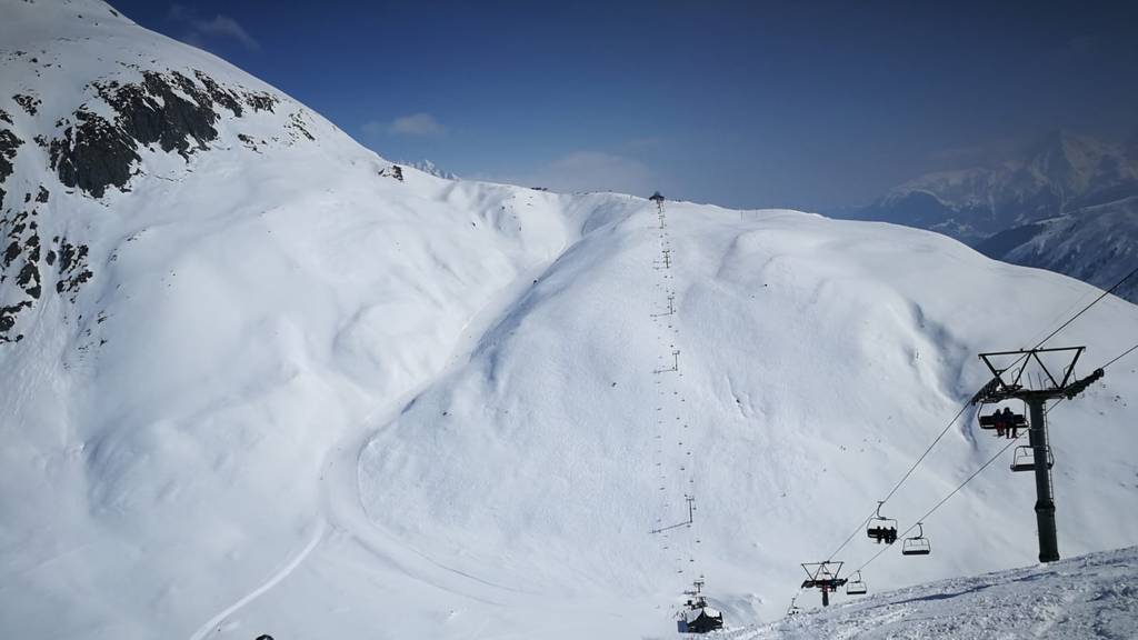 Nach schwerem Sturz auf der Piste: 41-jähriger Skifahrer in Spital verstorben