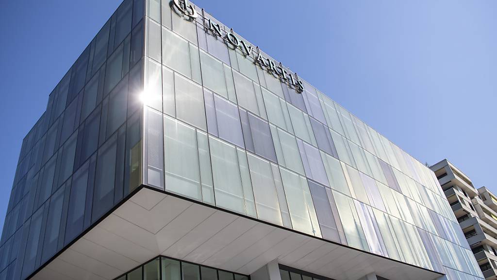 Novartis hat seinen Ausblick für den Jahresgewinn ein weiteres Mal angehoben. (Archivbild)