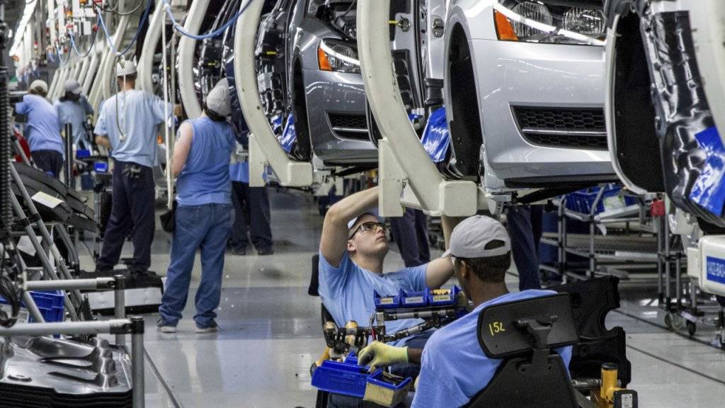 VW verschärft sein Sparprogramm und baut bis zu 7000 Arbeitsplärte ab. (Archivbild)