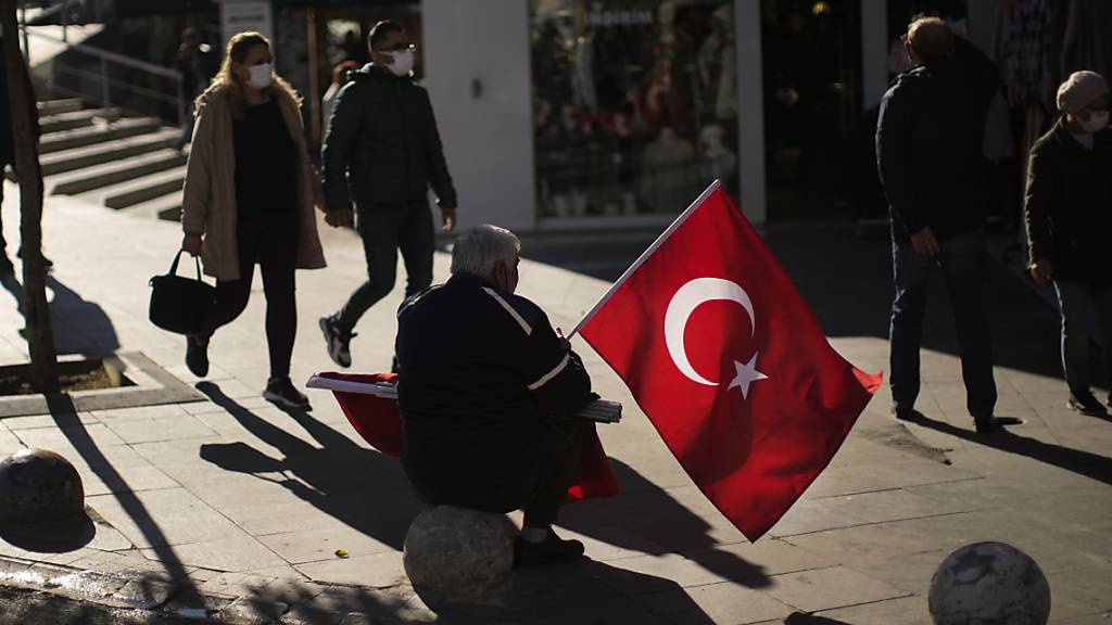 dpatopbilder - Die Türkei geht regelmäßig gegen Organisationen vor, die sie als terroristisch einstuft. (Symbolbild) Foto: Francisco Seco/AP/dpa