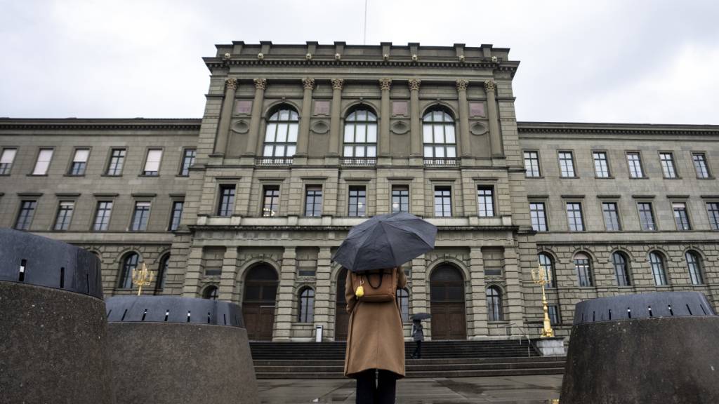 Die ETH Zürich gehört laut einem Ranking des Fachmagazins «Times Higher Education» zu den besten Hochschulen der Welt, büsste im Vergleich zum Vorjahr jedoch einen Platz ein. (Archivbild)
