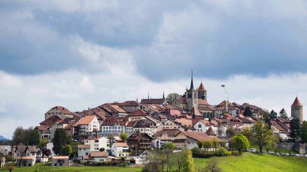 Ein junger Motorradfahrer starb am Dienstagabend bei einem Unfall in Romont FR. (Archivbild)