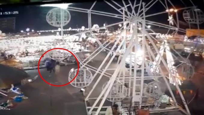 Dreijährige fällt von Riesenrad sieben Meter in die Tiefe