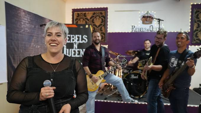 Fabienne Bodmer rockt die Bühne mit Rebels n’ Queen
