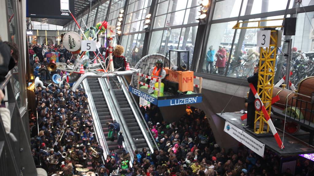 Bahnhof-Guuggete live aus Luzern