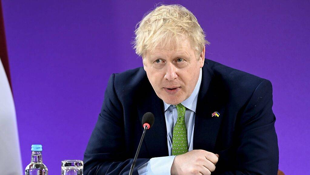 Schwere Vorwürfe gegen Boris Johnson, Premierminister von Großbritannien: Hat er bei der Evakuierung in Kabul im Sommer 2021 Tiere Menschen vorgezogen?