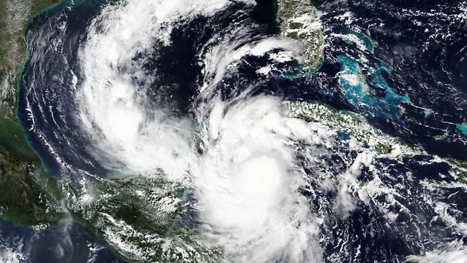 Heftiger Hurrikan der zweithöchsten Stärke steuert auf Mexiko zu