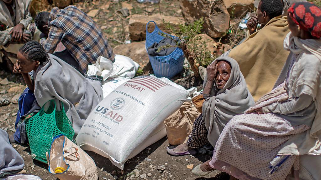 ARCHIV - Das Welternährungsprogramm (WFP) hat nach Angaben eines Sprechers seine Arbeit in der äthiopischen Region Tigray in kleinem Umfang wieder aufgenommen. Foto: Ben Curtis/AP/dpa