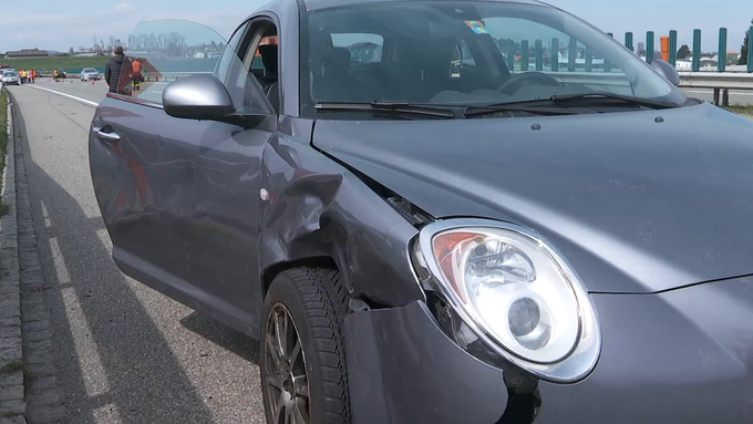 Auf Autobahn erfasst - Opfer erliegt Verletzungen