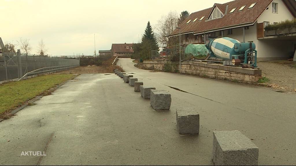 Gemeinde blockiert Zufahrt auf Firmengelände