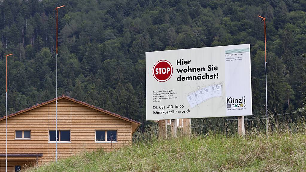 Ein eigenes Haus oder eine Wohnung: Das wünschen sich viele Menschen in der Schweiz, gerade auch die jüngere Generation. Doch wirklich leisten können es sich nur die wenigsten. (Symbolbild)