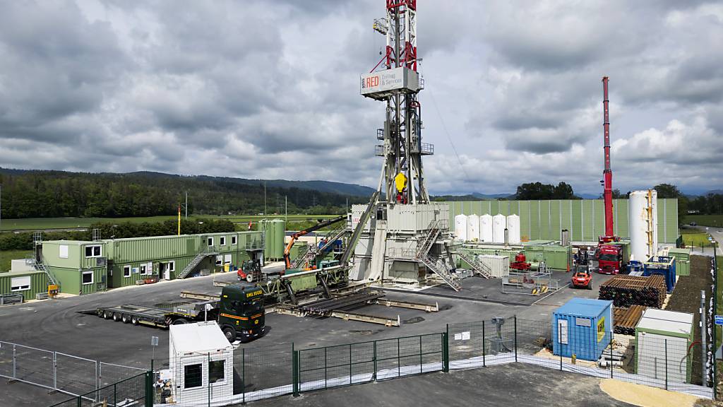 Im Thurgau werden Erkenntnisse über die Beschaffenheit des Untergrunds gewonnen. Dadurch sollen die Erfolgschancen für die Nutzung der Erdwärme erhöht werden. Im Bild das Geothermie-Projekt in Haute-Sorne im Kanton Jura. (Archivbild)