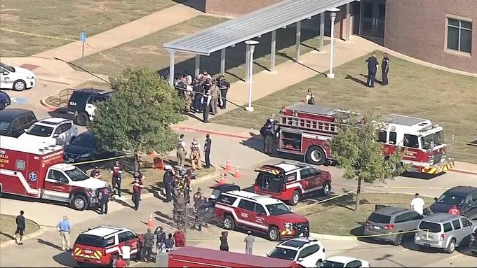 Vier Verletzte: Schütze eröffnet Feuer an Schule in Texas