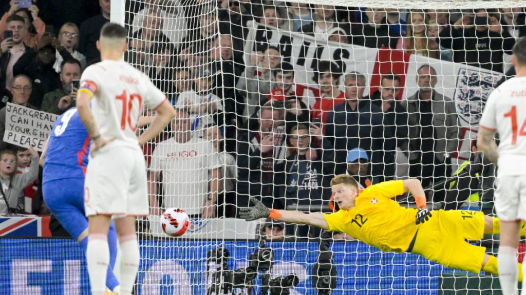 Die Entscheidung im Wembley: Harry Kane trifft vom Penaltypunkt zum 2:1 für England