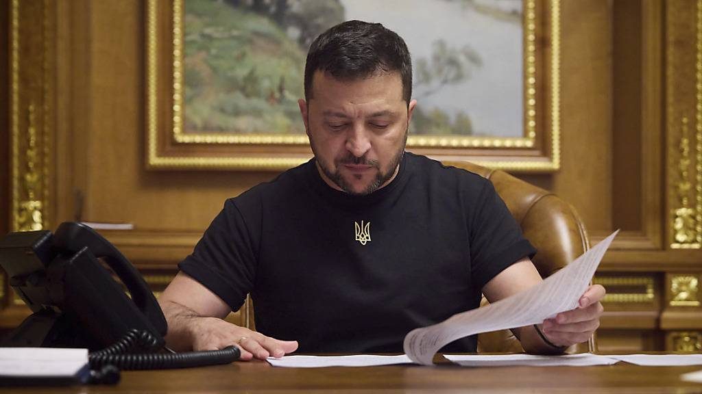 «Wir erhöhen den Produktionsumfang auf ein Maximum»: der ukrainische Präsident Wolodymyr Selenskyj. Foto: ---/Pool Ukrainian Presidentia/Planet Pix via ZUMA Press Wire/dpa