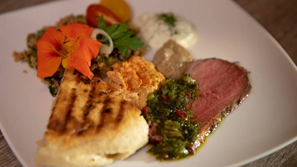 Bürgermeisterstück mit Chimichurri und Couscous-Salat von Christina