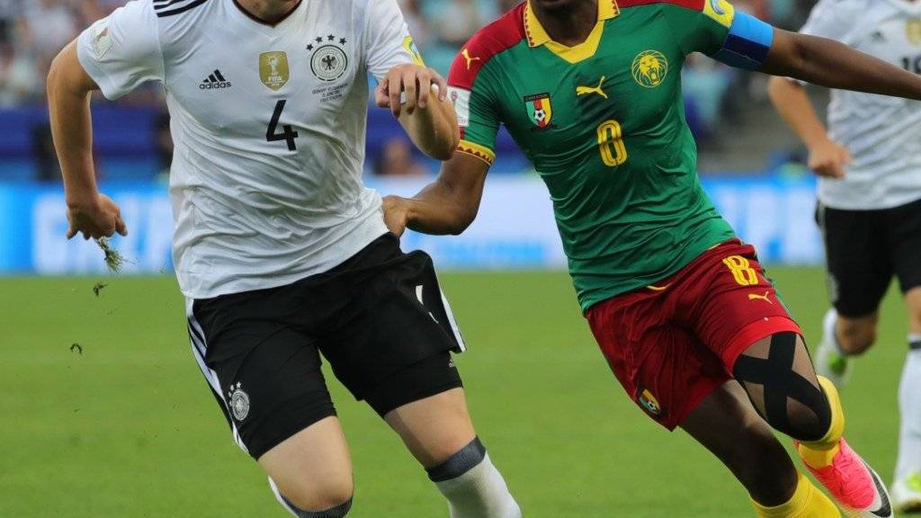 Mathias Ginter (links) gewann mit der deutschen Nationalmannschaft den Confederations Cup