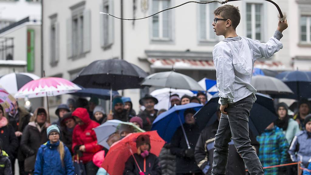 Beim «Priis-Chlepfä» in Schwyz darf auch der Nachwuchs seine Peitschenhiebe präsentieren. (Archivbild)