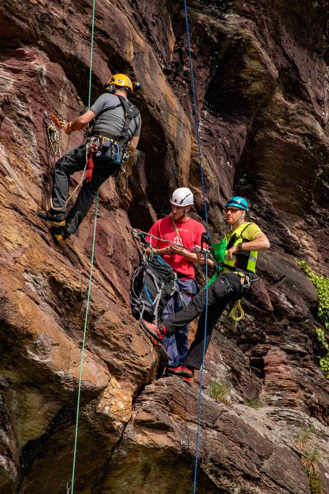 In Mels übte das Alpinkader der Kantonspolizei St.Gallen den Ernstfall direkt am Berg. (Foto:Kapo SG)