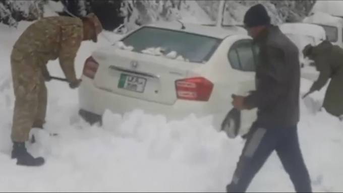 Mehr als 20 tote Touristen nach heftigem Schnee in Pakistan
