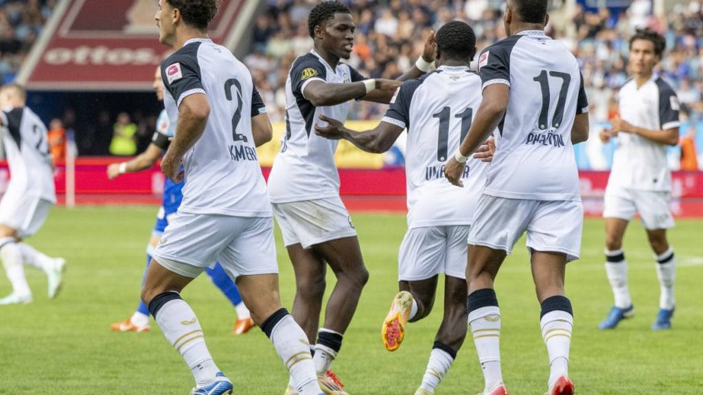 Die Zürcher bejubeln den 1:1-Ausgleich gegen Luzern