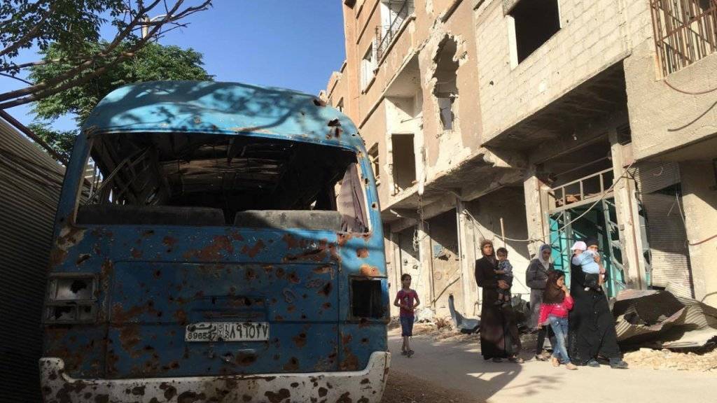 Frauen und Kinder in Daraya nahe Damaskus - sie brauchen dringend humanitäre Hilfe. (Archiv)