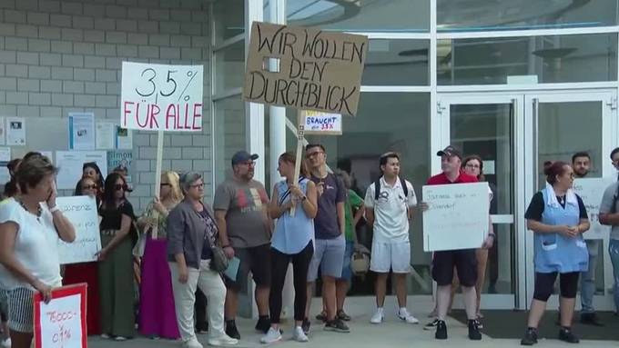 «Wir brauchen das Geld» – Personal der Stadt Dübendorf protestiert wegen Lohn