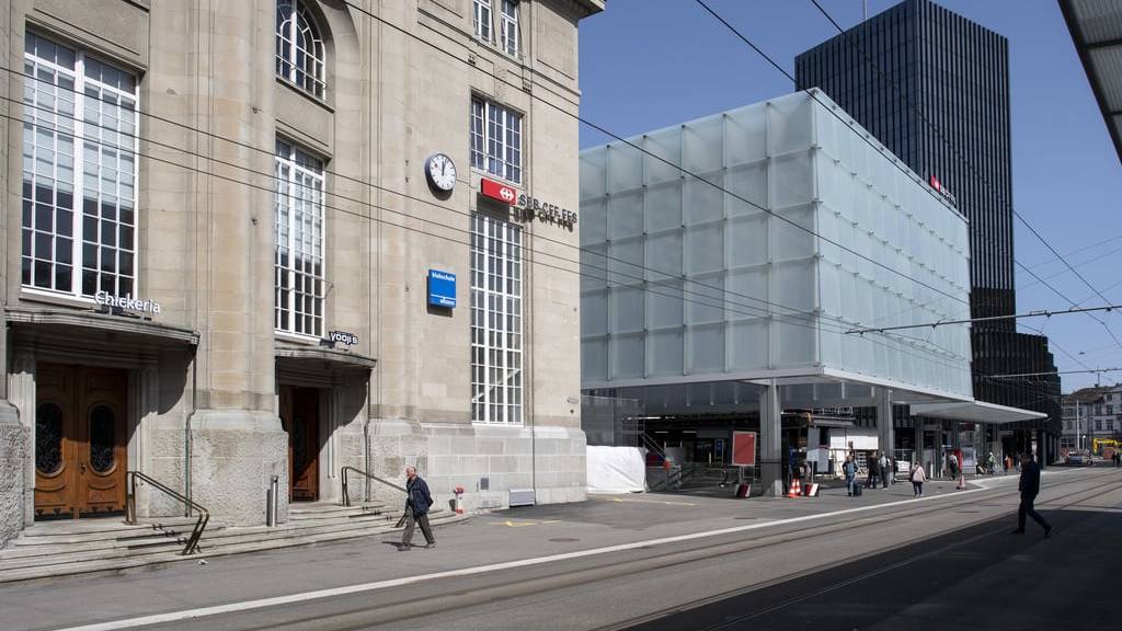 Bahnhof St.Gallen Hauptgebäude und Rathaus