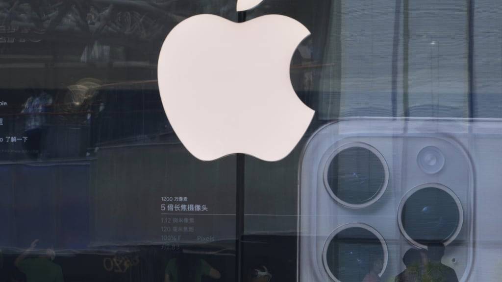 US-Präsident Donald Trump will, dass Apple seine iPhone-Produktion in die USA verlegt. (Archivbild)