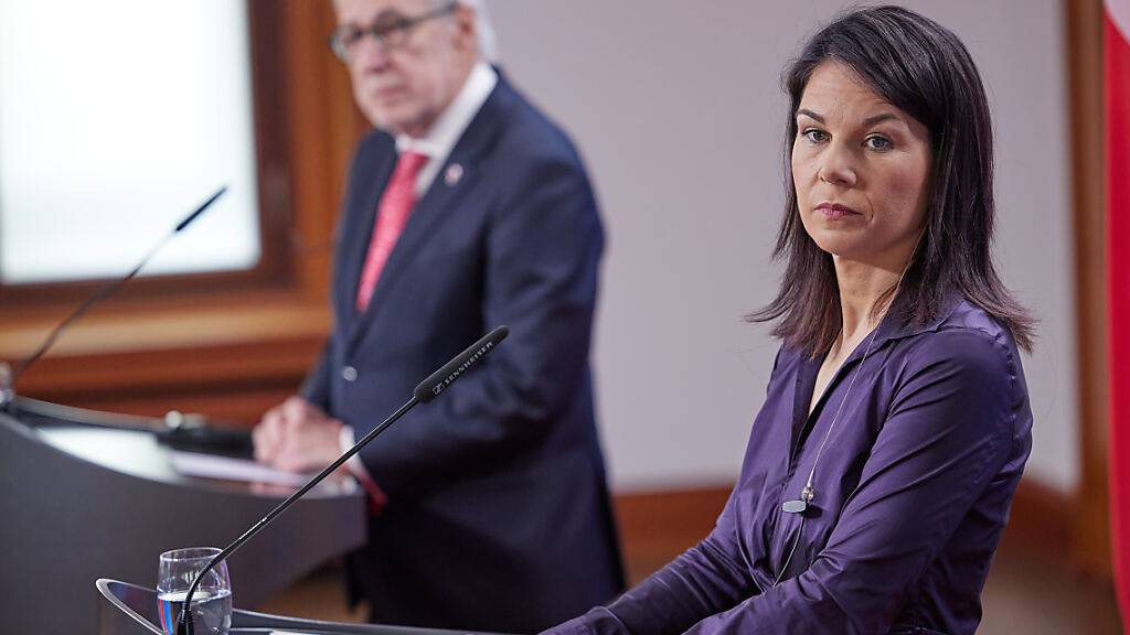 Außenministerin Annalena Baerbock trifft den chilenischen Außenminister Alberto van Klaveren im Auswärtigen Amt in Berlin. Foto: Joerg Carstensen/dpa