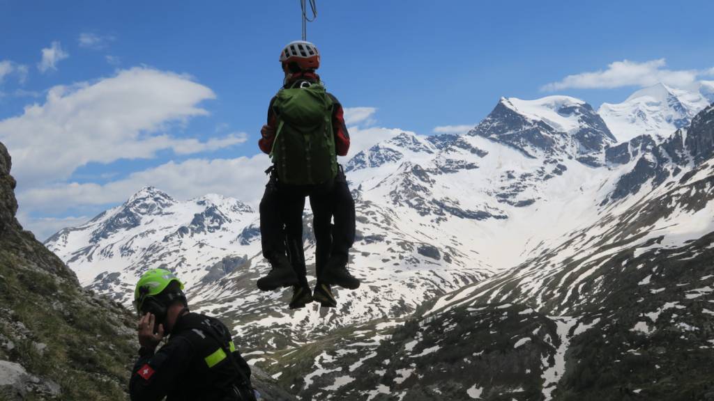 Alpinistenpaar im Bündner Berninagebiet von Blitzen getroffen