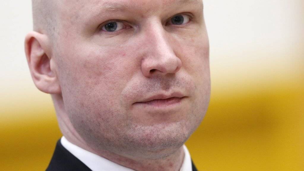 Der Rechtsextremist Anders Breivik tötete vor fünf Jahren 77 Menschen, die meisten davon Jugendliche. Im Buch «Einer von uns - Die Geschichte eines Massenmörders», das soeben auf Deutsch erschienen ist, geht die Journalistin Åsne Seierstad dem unfassbaren Verbrechen auf den Grund. (Archivbild)