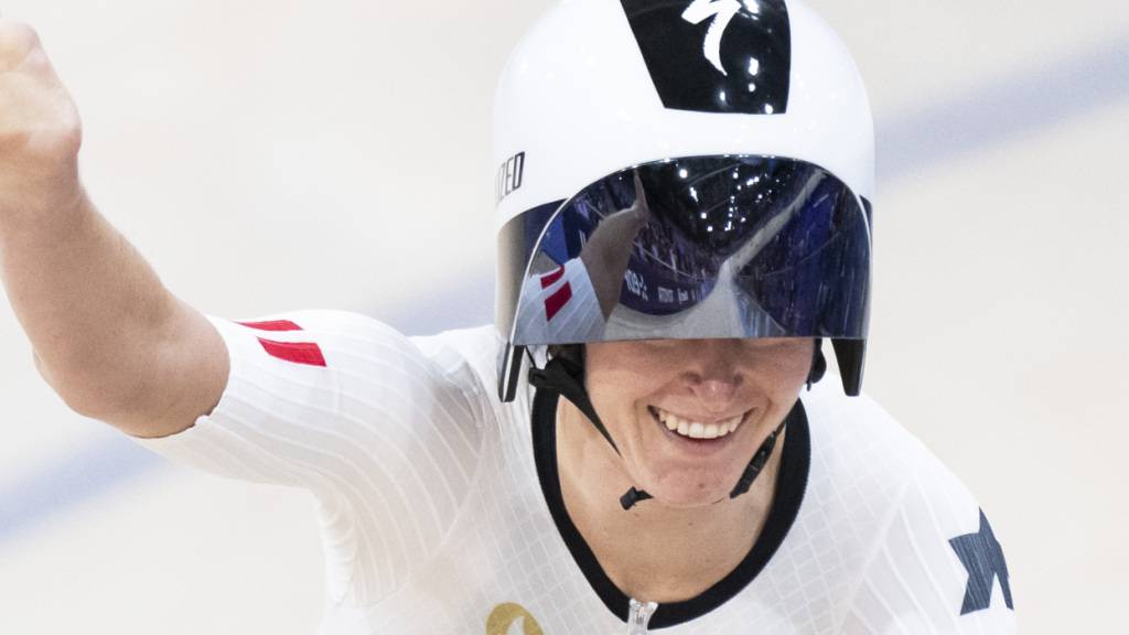 Freude über den Bronze-Coup: Flurina Rigling jubelt im geliebten  Vélodrome National bei Paris