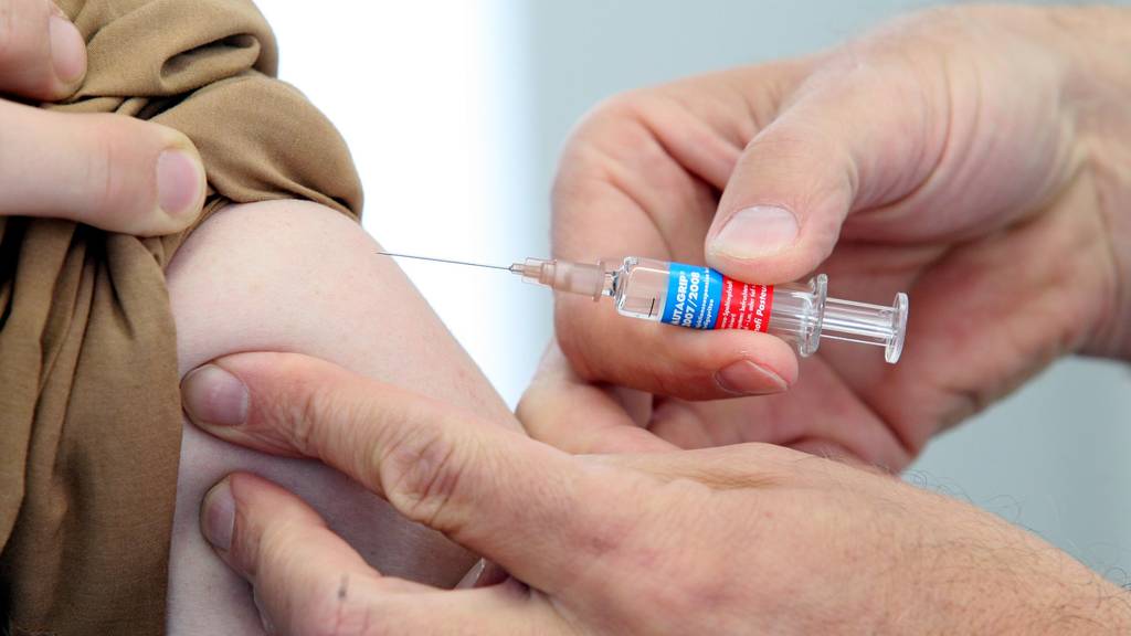 Bereits Anfang 2021 könnte ein Covid-19-Impfstoff für den Notfallgebrauch verfügbar sein. (Symbolbild)