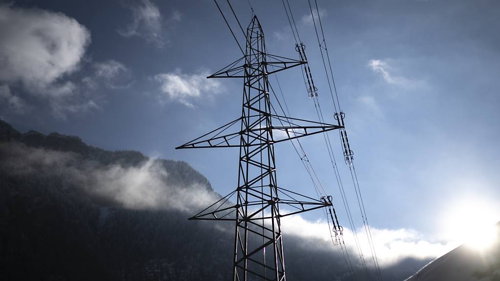 Das Elektrizitätswerk des Kantons Schaffhausen (EKS) erhöht seine Strompreise. (Symbolbild)