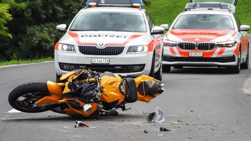 Kurznachrichten: Töffunfall, Autounfall, Brand