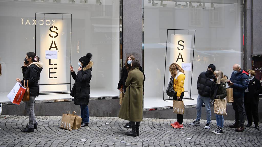 Lockdowns in vielen Ländern haben den Zara-Mutterkonzern Inditex im abgelaufenen Geschäftsjahr reichlich Umsatz gekostet und einen Gewinneinbruch eingebrockt. (Archivbild)