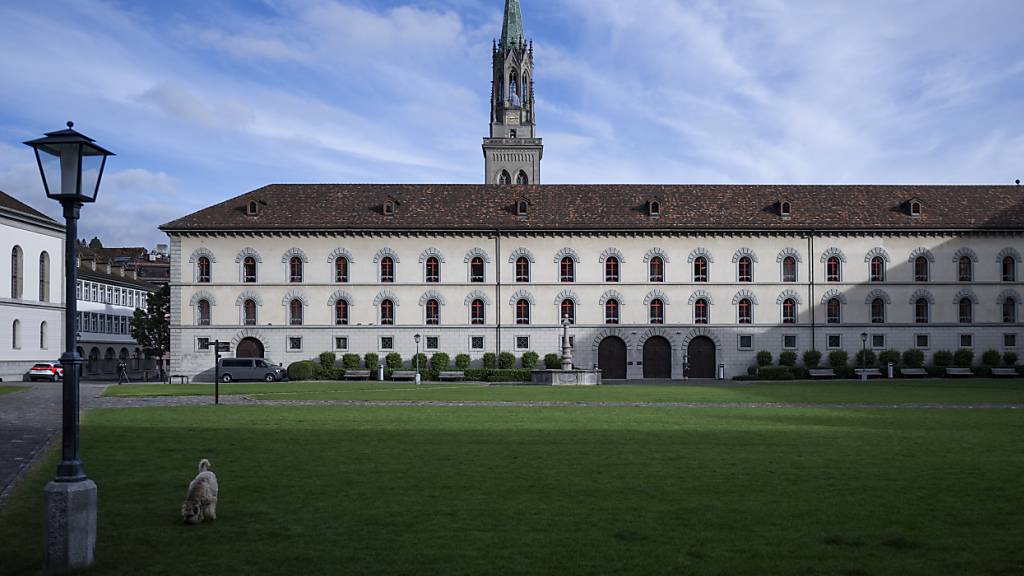 Ein Arzt wehrt sich am Kantonsgericht St. Gallen gegen ein Urteil eines Kreisgerichtes. (Archivbild)