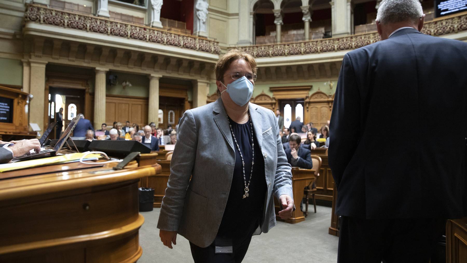 Die Bündner SVP-Nationalrätin Magdalena Martullo Blocher ist überzeugt, dass Schutzmasken bei der Eindämmung der Pandemie helfen.